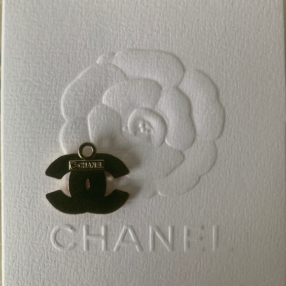Chanel CC Pearl charm - Picture 2 of 2